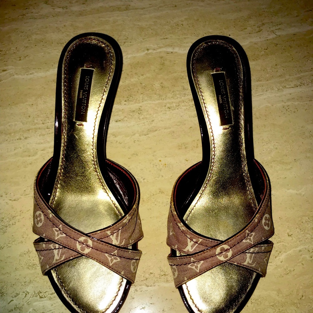 LOUIS VUITTON HIGH HEELS